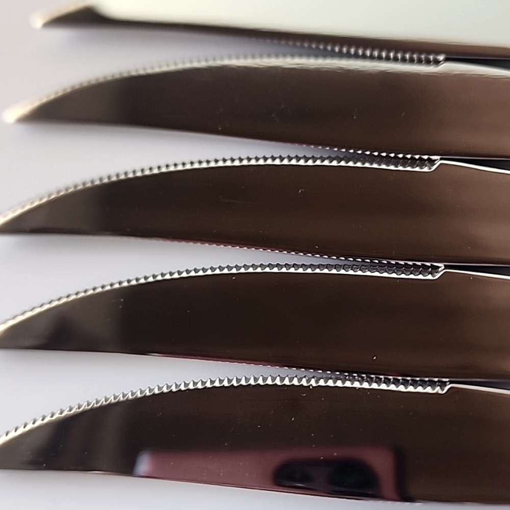 NEW Vintage, Wüsthof 8 Serrated Steak Knives. - Picture 9 of 15